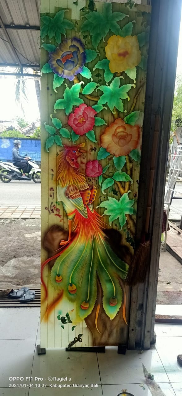 Kaca Patri dan Kaca Grafir di Bali